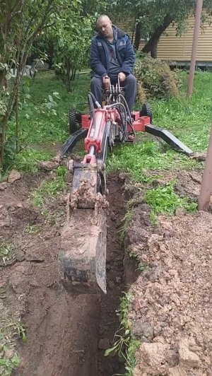 Прицепной миниэкскаватор