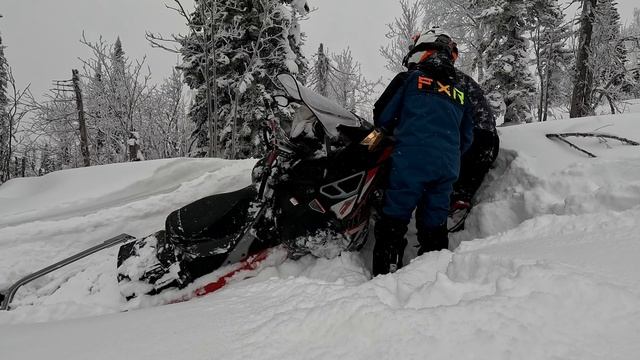 Ударился и застрял на снегоходе AODES SNOWCROSS SWT. смотреть онлайн
