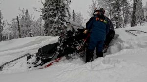 Ударился и застрял на снегоходе AODES SNOWCROSS SWT.