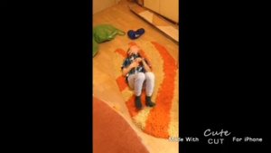 как ребёнок умирает от смеха
