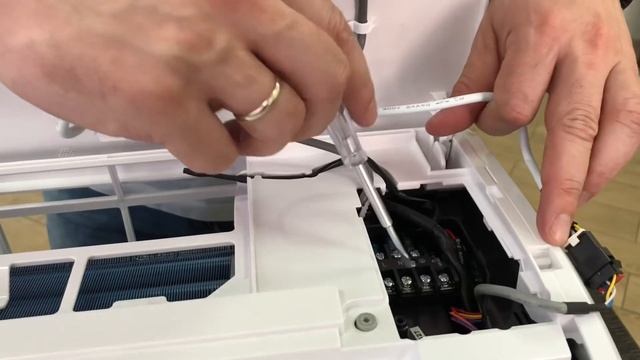 Обзор кондиционера для квартиры с функцией WiFi Марка Energolux серия Geneva смотреть онлайн