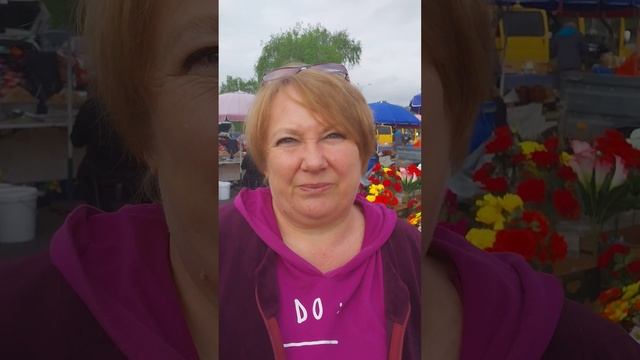 Сметана, которая "улетает со свистом". Елена на ярмарке в Нальчике