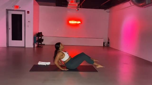 TRILLFIT® 14 Minute Thighs & Tris смотреть онлайн