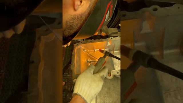 Отремонтировали поддон двигателя Крайслера