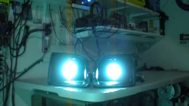 00-04 Tundra #9 - 55 Watt HID/Bi-Xenon Projector Retro-Fit by Sick HIDs смотреть онлайн