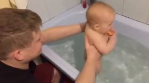 Купание с 6 до 8 месяцев