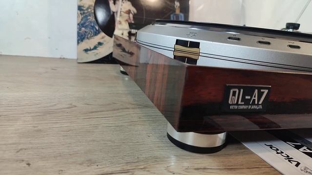 Проигрыватель винила Victor QL-A7. Made in Japan.
