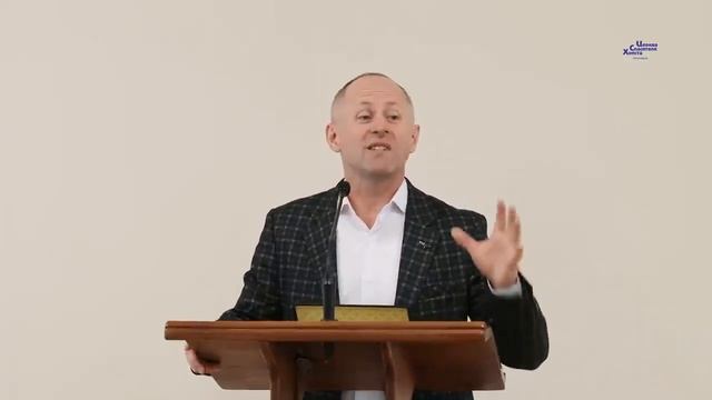 Під лежачий камінь вода не тече