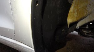 VW Polo 2021, установка оригинальных брызговиков