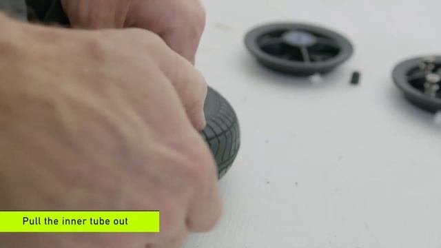 How to replace the front wheel, tyre and tube on the BLVD Cruze electric scooter смотреть онлайн