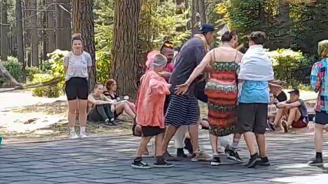 СМЕШНОЕ ВИДЕО! КОМИЧЕСКИЙ ФУТБОЛ В ЛАГЕРЕ "ИСКРА" 3 СМЕНА 2022 г. ДЕТИ VS ВОЖАТЫЕ!