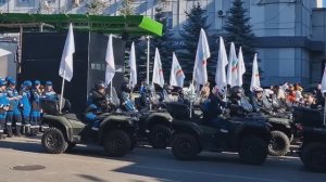 Татнефть отметила день нефтяника. Строители участники парада.