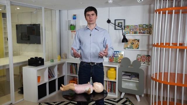 Младенец не дышит. Реанимация младенца. Первая помощь.