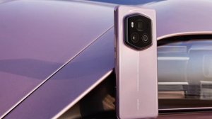Honor Magic 6 RSR Porsche Desing Pink color option teased for global market.