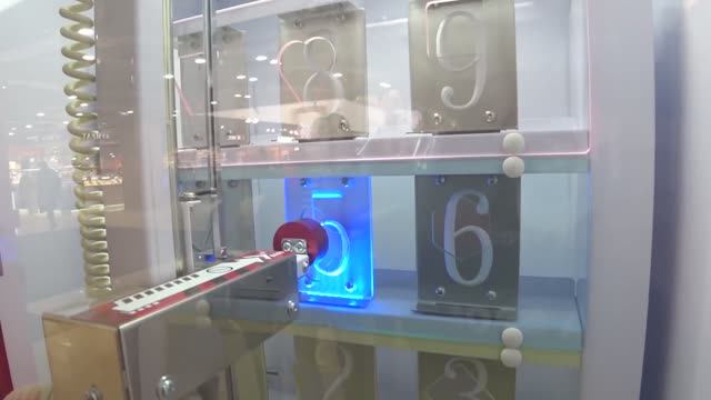 КАК И ВСЕГДА, ВЫИГРЫВАЮ В АВТОМАТЕ MARKSMAN, ХОЧЕШЬ ВЫИГРАТЬ JBL КОЛОНКУ? смотреть онлайн