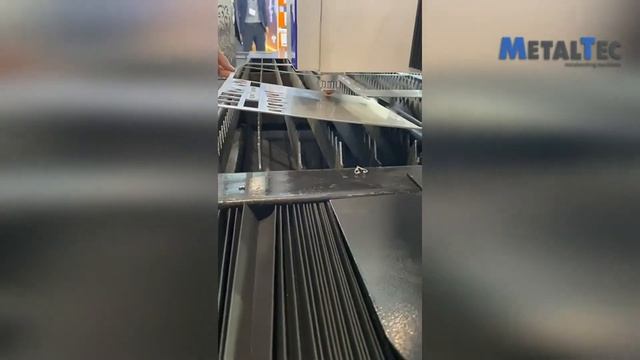 Лазерный станок MetalTec 1530S - Демонстрация работы датчика высоты BCS 100 V