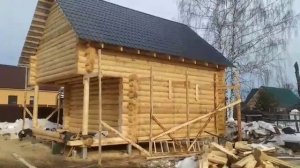 Март 2024. Сруб дома 6х6 в чашу с террасой 2 метра, крыша покрыта металлочерепицей, сруб на жб сваях