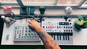 Elektron Model:Cycles/Arturia Microfreak Binaural Ambience