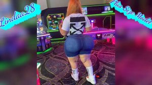Lindaa Hot Plus Size Model & Curvy Model