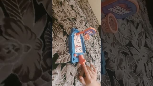 ИГРУШКА ТОЧНЫЙ БРОСОК!!! ИЗ К&Б ПОЗНАЁМ МИР ИГРУШЕК ВМЕСТЕ!!! смотреть онлайн