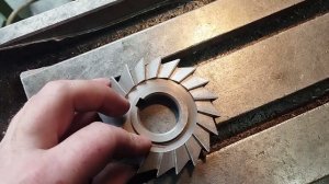 Угловая трёхсторонняя фреза.