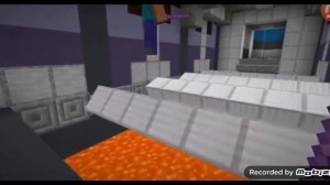 Нуб и Про проходят крутящийся паркур в Minecraft