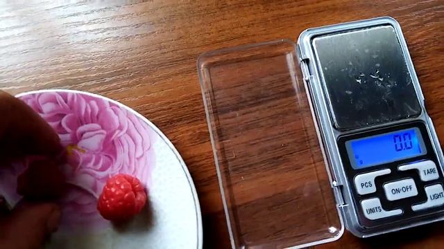 малина. вес ягод средних размеров сортов энросадира, пшехиба и маравилла. смотреть онлайн