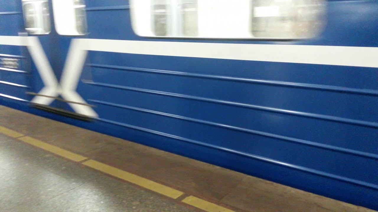 Поездка на вагоне 81-714 9882. Отъезжаем от "Московской".