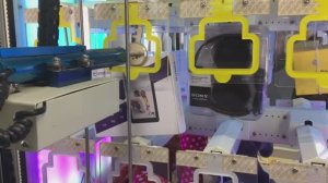 ВыиграЛ ПланшеТ, НО⚽ОН ЗастряЛ В АвтоматЕ...ЧИТЕРСТВО ХОЗЯИНА АВТОМАТА