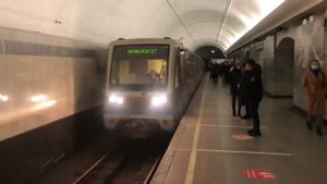 81-740/741.1 Русич На станции Чистые пруды