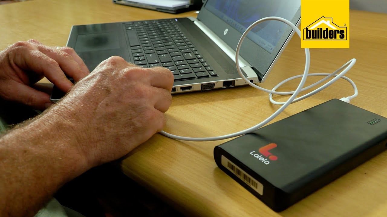 Beat Loadshedding With The Lalela Laptop Power Bank смотреть онлайн