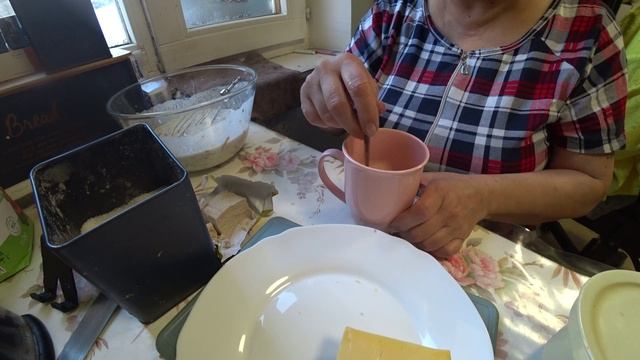 Жизнь в деревне. Не хватает времени, ловлю ананасы на Озоне. Готовлю ужин из двух блюд.