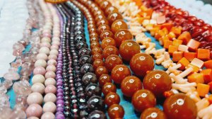 ТЦ Севастополь🛒 Красные прекрасные натуральные камни. Кораллы, рубины, гранат, родонит и др.