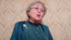 "Хорошо, когда  снежинки падают". Музыка Александры Пахмутовой,  слова Владимира Фирсова.