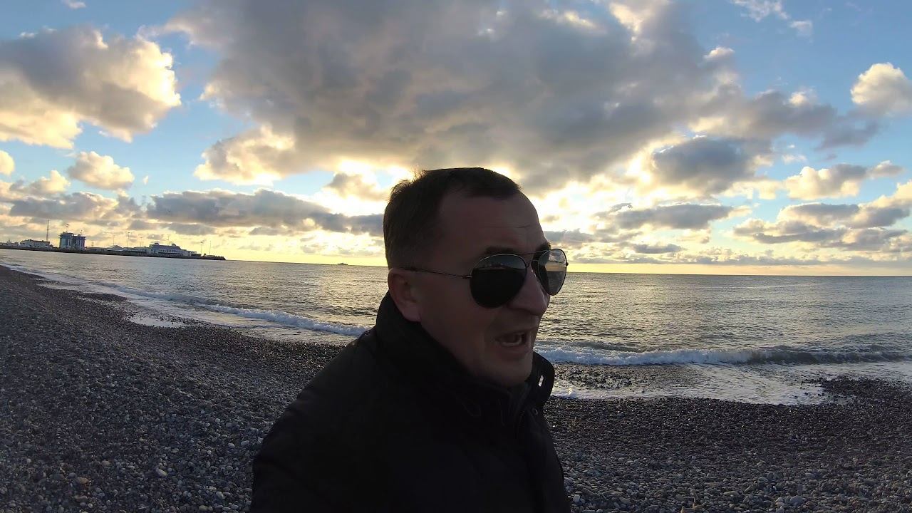 Прогулка по пляжу Ривьера в Сочи. Красота неописуемая! смотреть онлайн