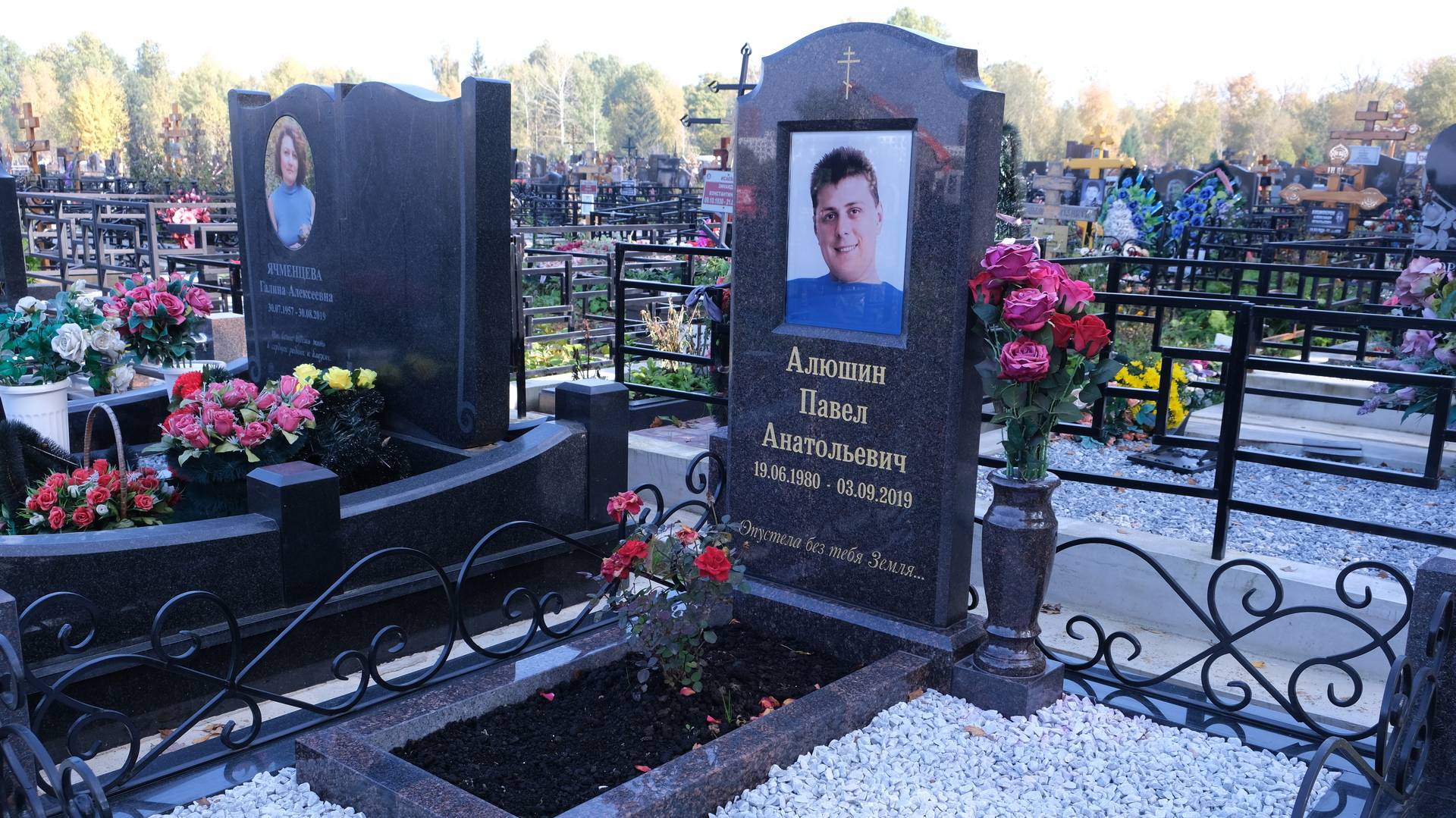 Памятник из Дымовского гранита