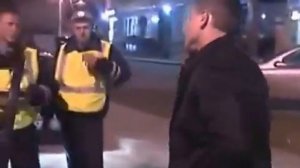 Приколы. Водитель под дозой разговаривает с помощью пачки сигарет