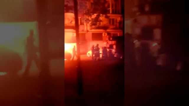 В Ейске ночью сгорели два автомобиля смотреть онлайн