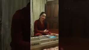 Чеченка очень красиво поёт