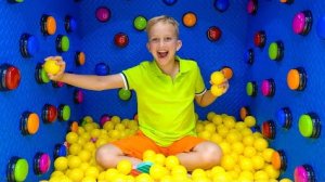 Влад и Ники. ЧЕЛЛЕНДЖ с ЗАГАДОЧНЫМИ КНОПКАМИ! Видео для детей.