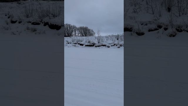 Ходить по воде - зимой вполне реально смотреть онлайн