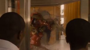 Момент Из Фильма''Мстители: Эра Альтрона" ХалкБастер Против Халка