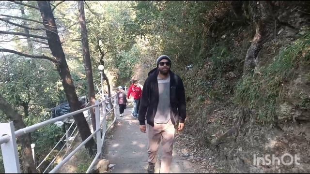 Misouri 2nd day te amra Trek korlam Everest house a, kimti falls dekalm, r Buddha pit o gelam. ♥️🥰🙂