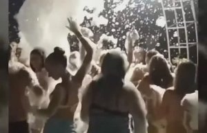 Турция! Пенная дискотека и пьяные девчонки!