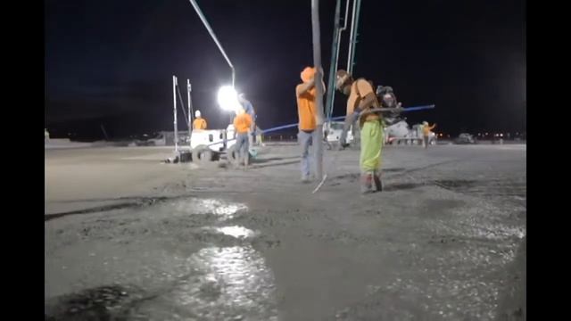 Бетоноукладчик S-840 Laser Screed  - работа по арматурному каркасу