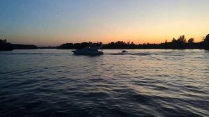 ВитЕнево, так говорят местные жители. Летний вечер у воды.