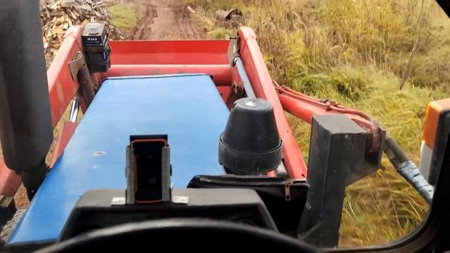 Трактором ЛТЗ-60АВ привезли 10 куб.м сырых Опилок на подсыпку. смотреть онлайн