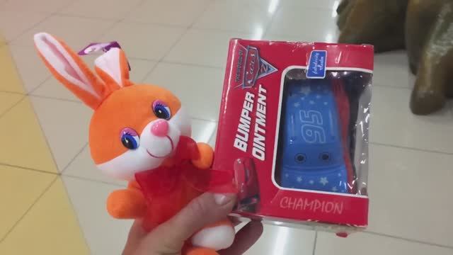 Автоматы с Игрушками, Раздаю Призы! Играю в Разных Автоматах! смотреть онлайн