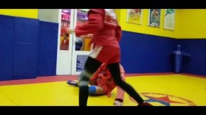 Самбо.  Бросок через плечо с захватом рукава и разноименного отворота. Morote-seoi-nage.