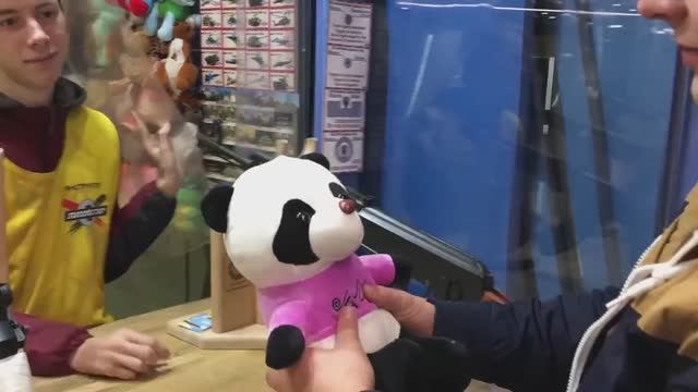 ИГРАЮ В ПРИЗОВЫЕ АВТОМАТЫ В ГОРОДЕ ЕКАТЕРИНБУРГ ТЦ ГРИНВИЧ, ГРАНАТ смотреть онлайн